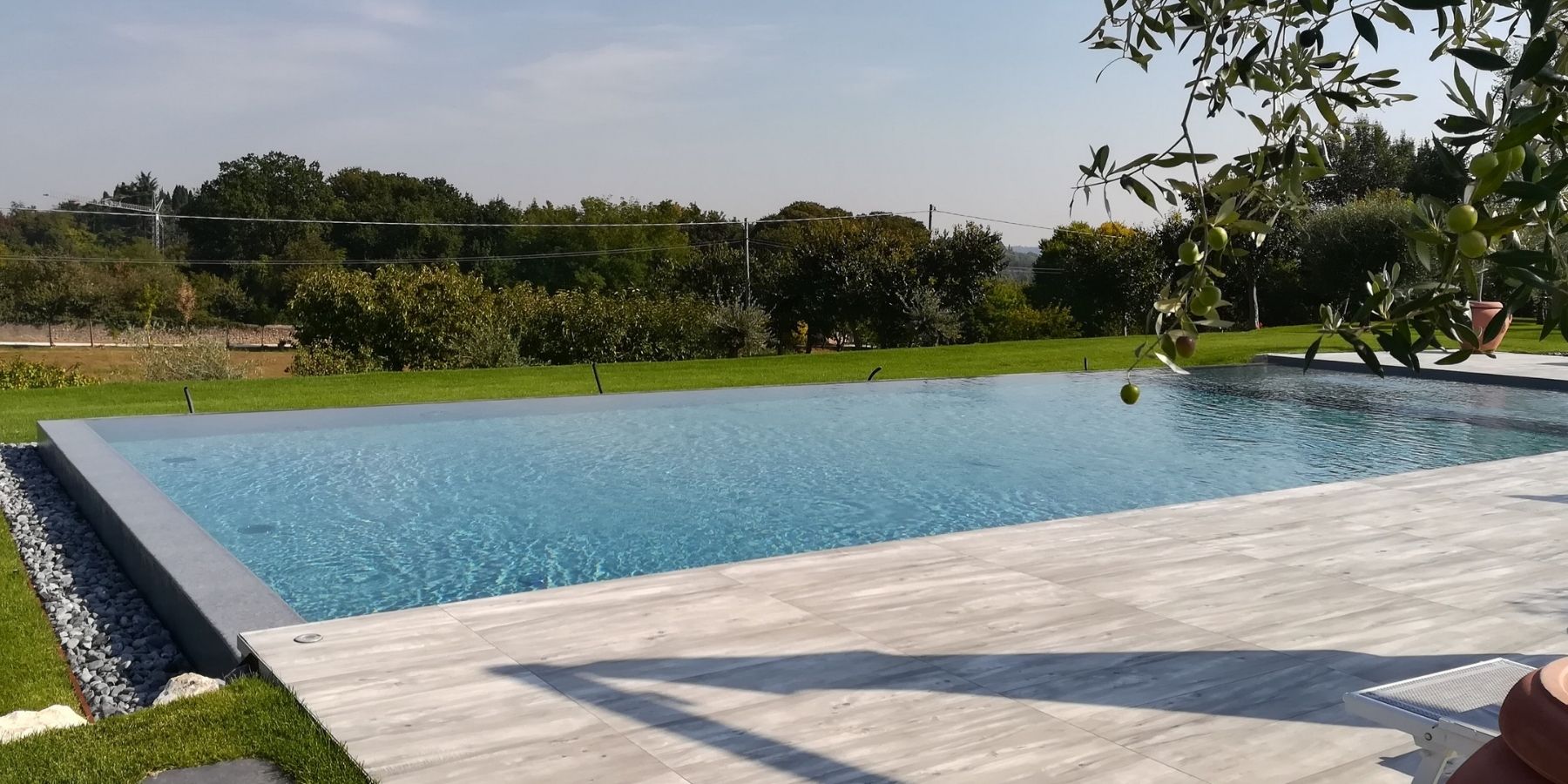 Realizzazione e progettazione piscina a sfioro a Verona